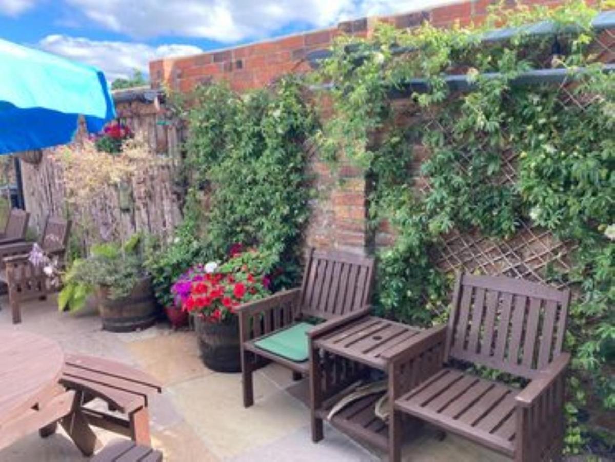 The Masons Arms Bed & Breakfast Norham Bagian luar foto
