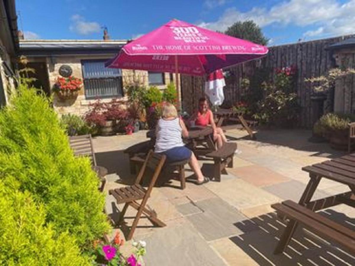 The Masons Arms Bed & Breakfast Norham Bagian luar foto