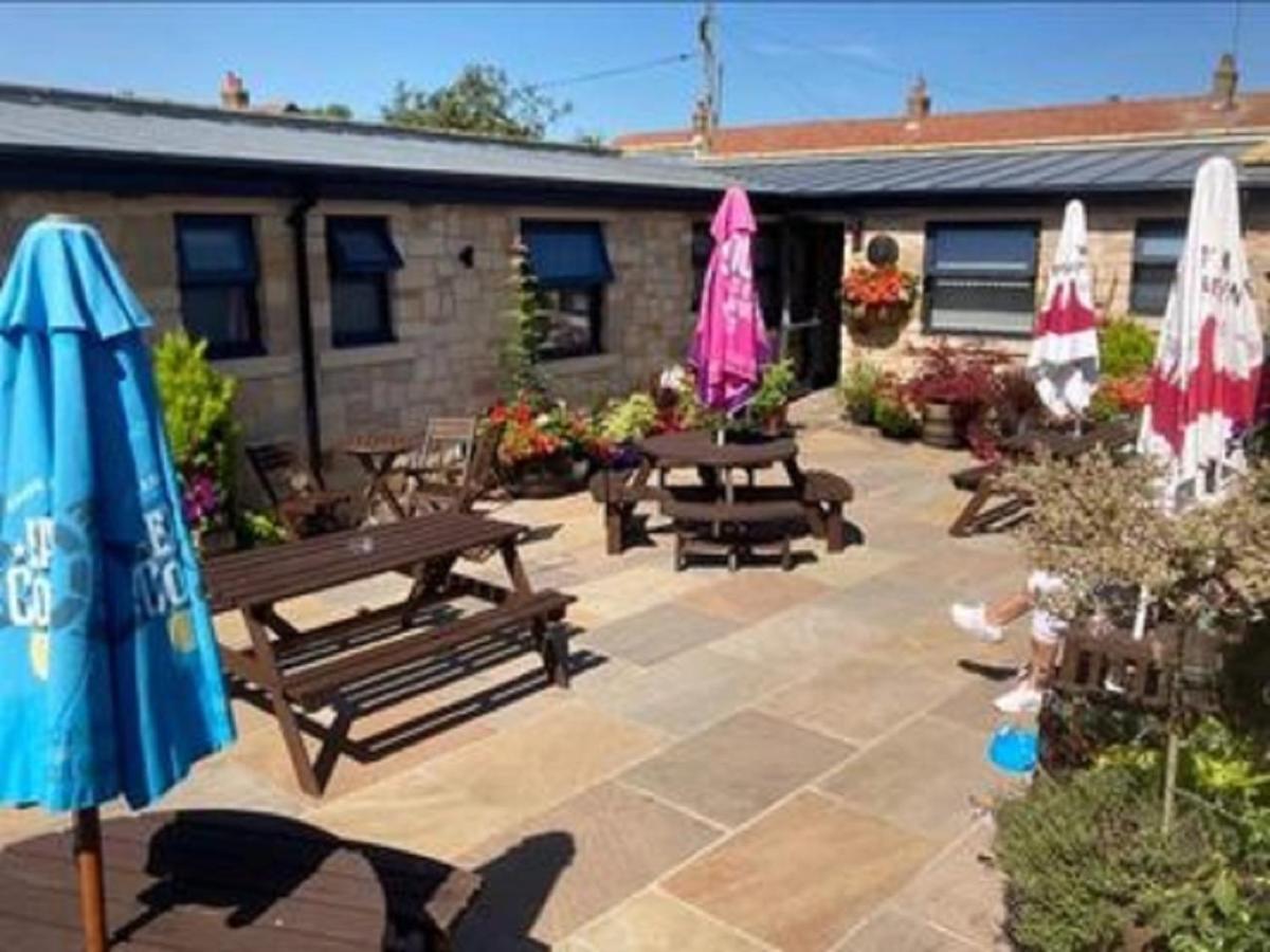 The Masons Arms Bed & Breakfast Norham Bagian luar foto