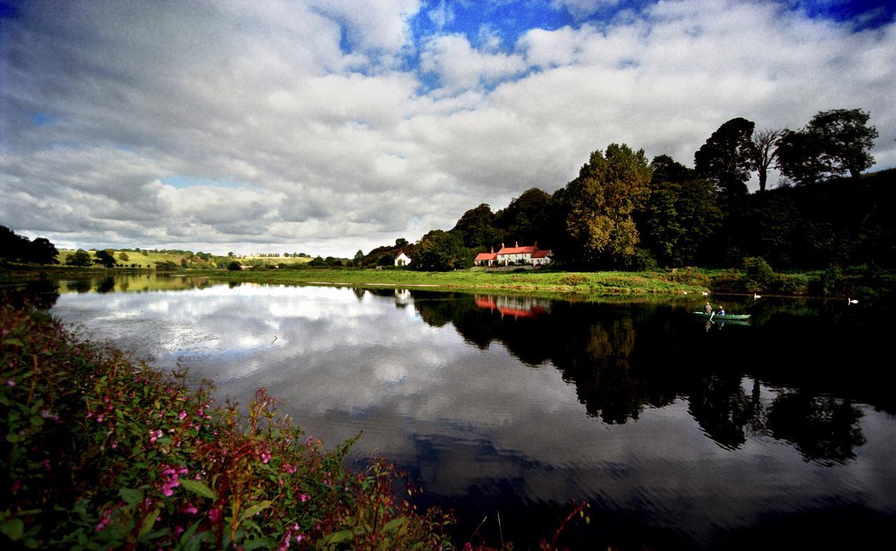 The Masons Arms Bed & Breakfast Norham Bagian luar foto