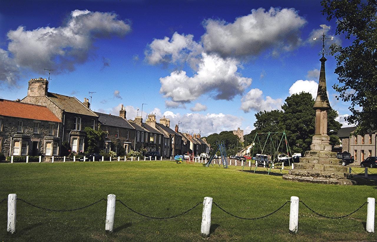 The Masons Arms Bed & Breakfast Norham Bagian luar foto